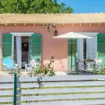 Ailanto Ferienhaus *