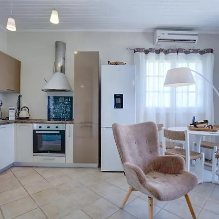 Ailanto Lygia (Lefkada)